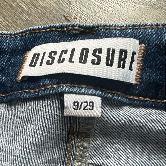 Disclosure distressed high waisted skinny jeans. Size 9 - Picture 6 of 10